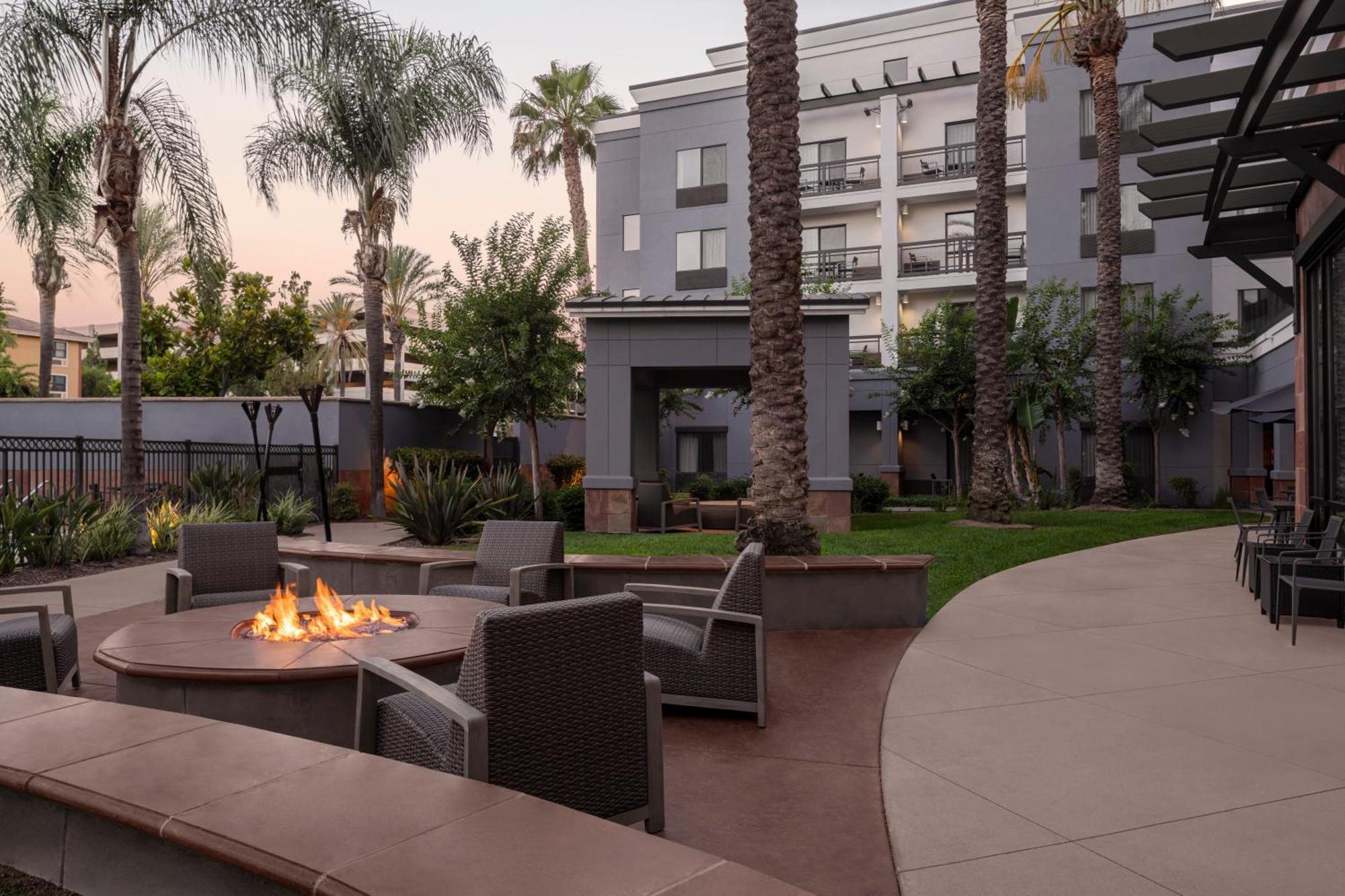 Courtyard Los Angeles Burbank Airport Exteriér fotografie